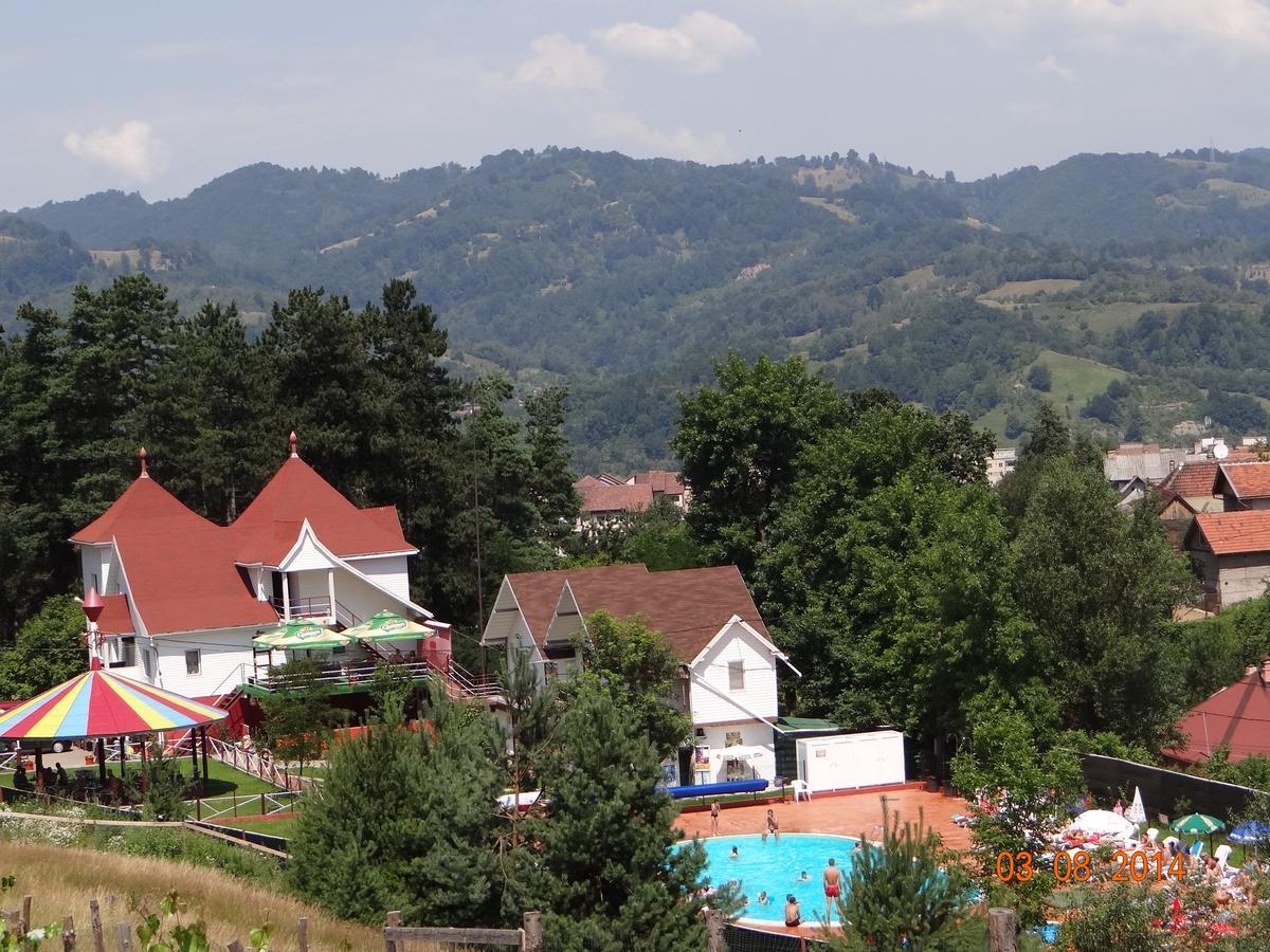 Cabana Pensiune La Brazi Вулкан Экстерьер фото