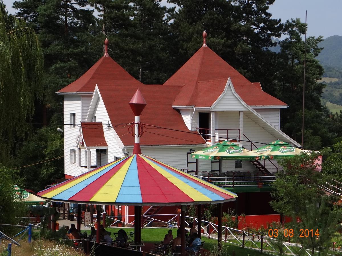 Cabana Pensiune La Brazi Вулкан Экстерьер фото