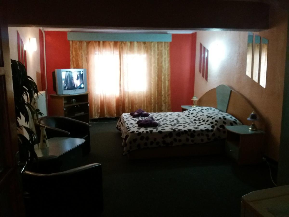 Cabana Pensiune La Brazi Вулкан Экстерьер фото